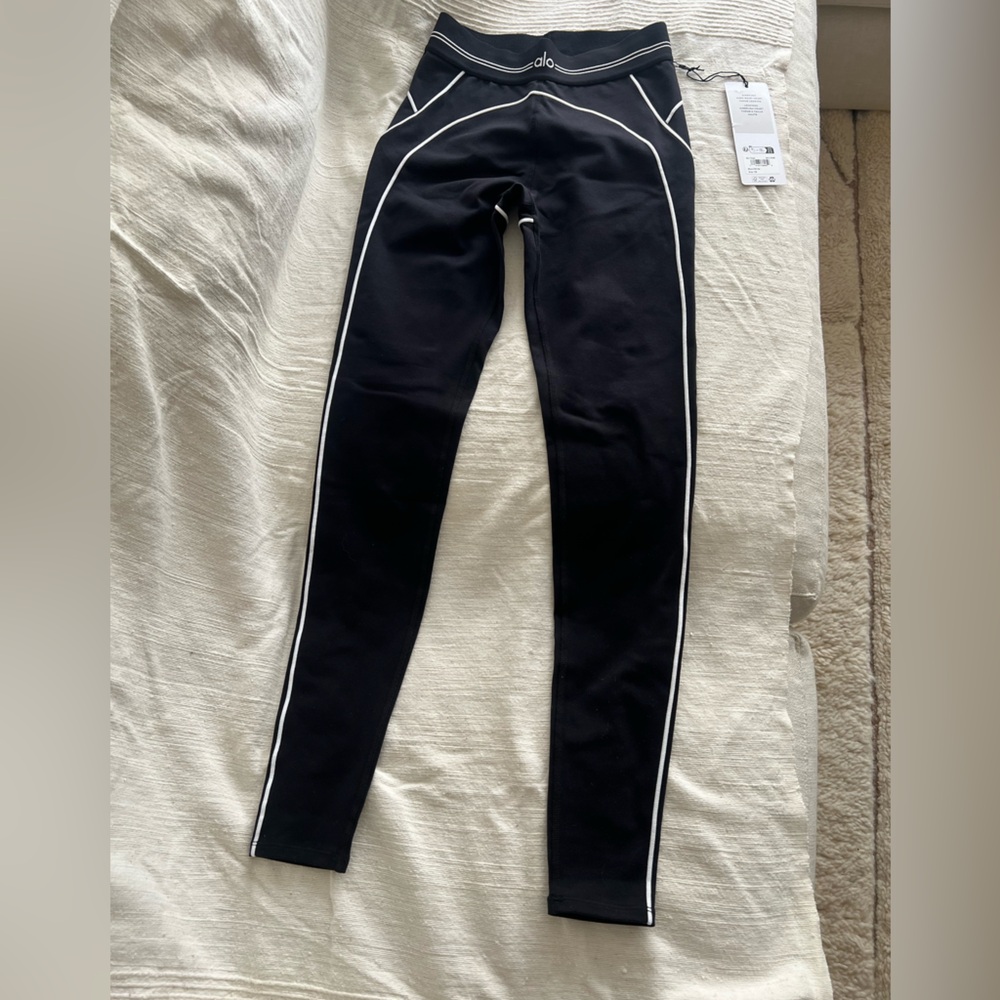 ALO (as seen on Kylie Jenner) Airbrush HighWaist Heart Throb Legging NEVER WORN